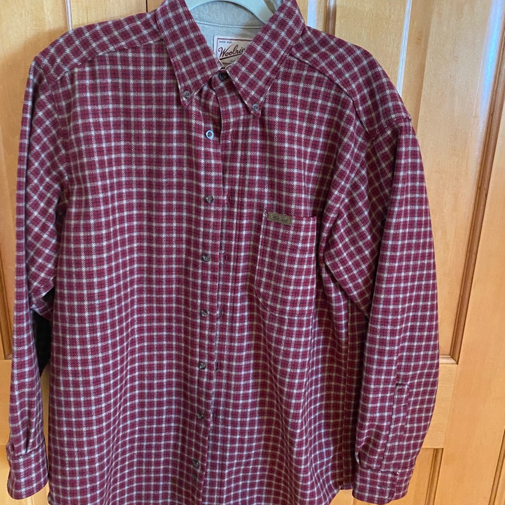 Men’s Woolrich button down shirt